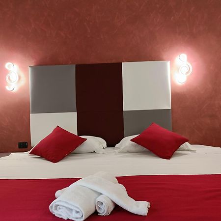 House 4 Mori Hotel Rome Bagian luar foto
