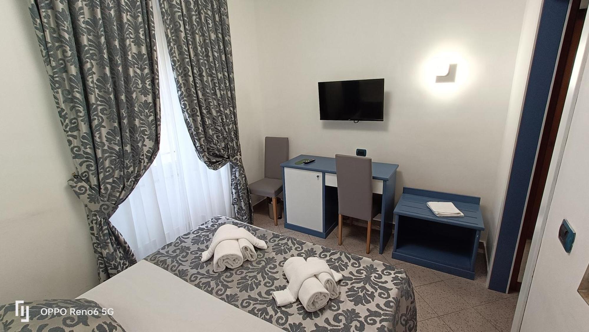 House 4 Mori Hotel Rome Bagian luar foto