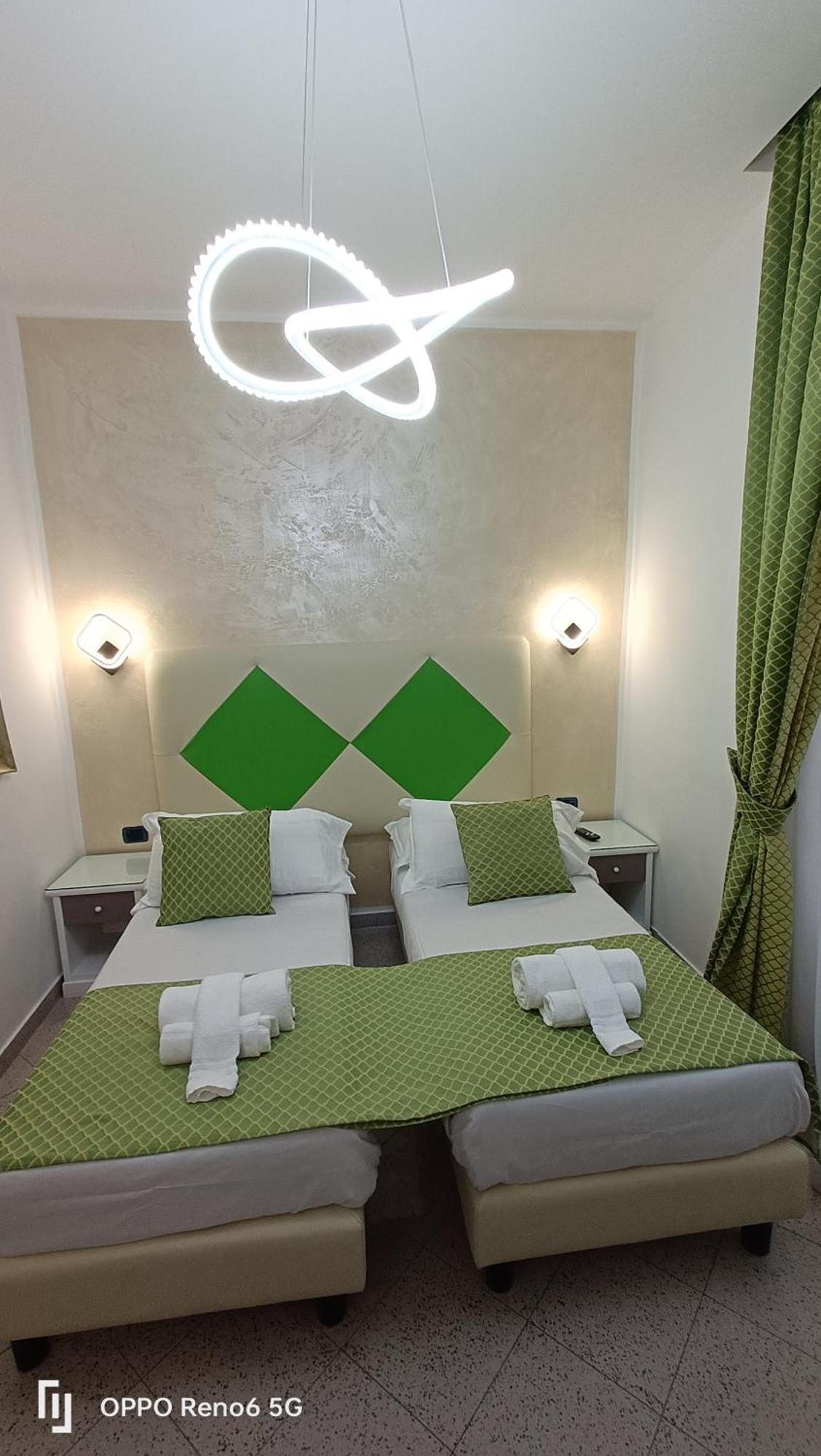 House 4 Mori Hotel Rome Bagian luar foto