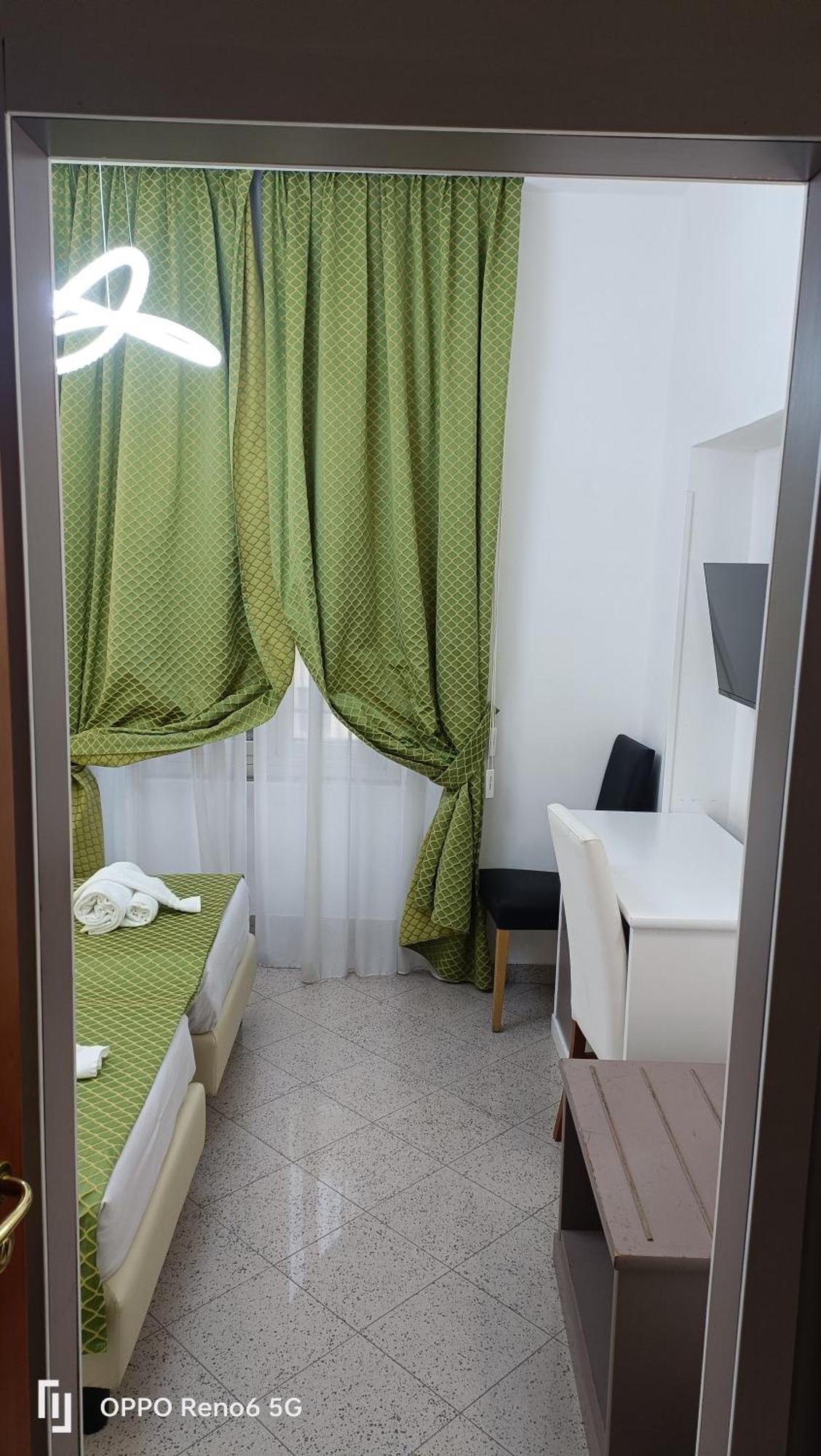 House 4 Mori Hotel Rome Bagian luar foto