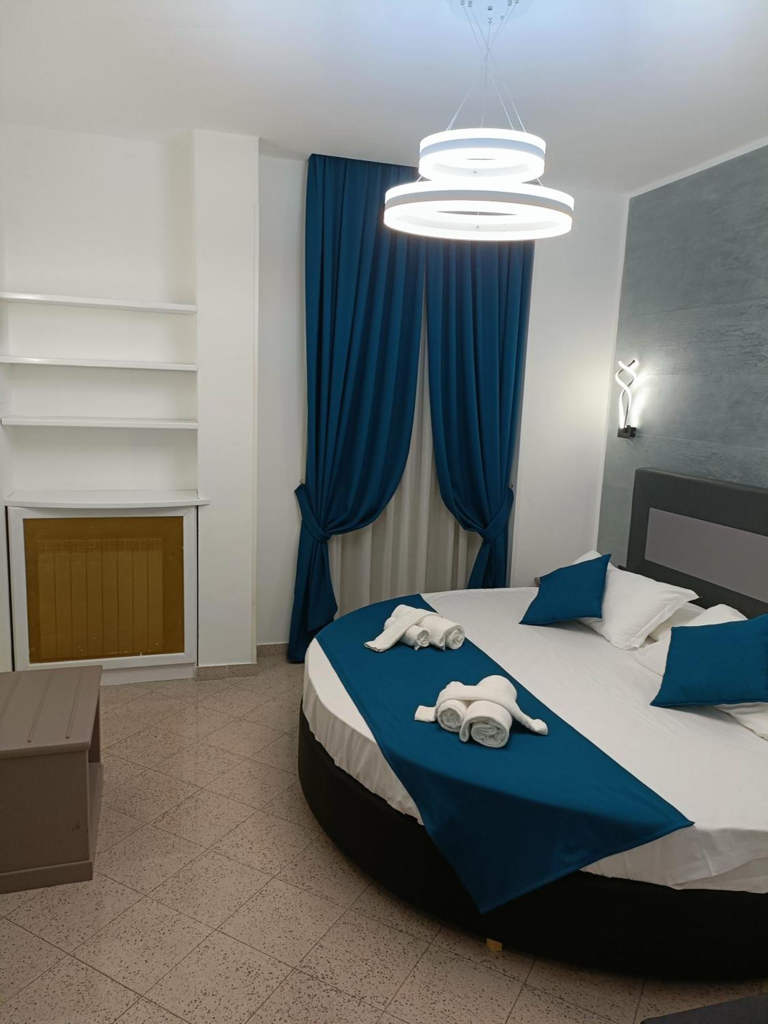 House 4 Mori Hotel Rome Bagian luar foto