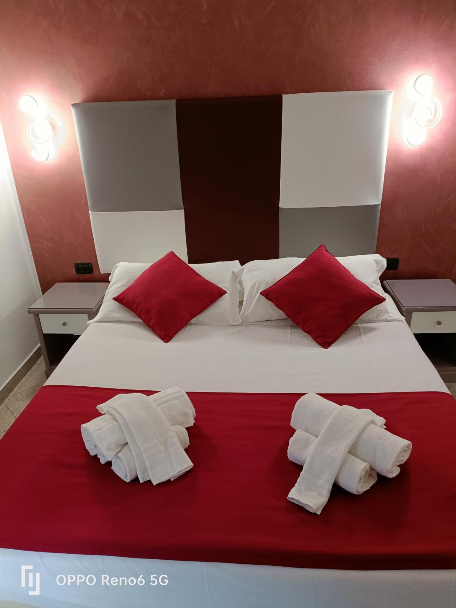 House 4 Mori Hotel Rome Bagian luar foto