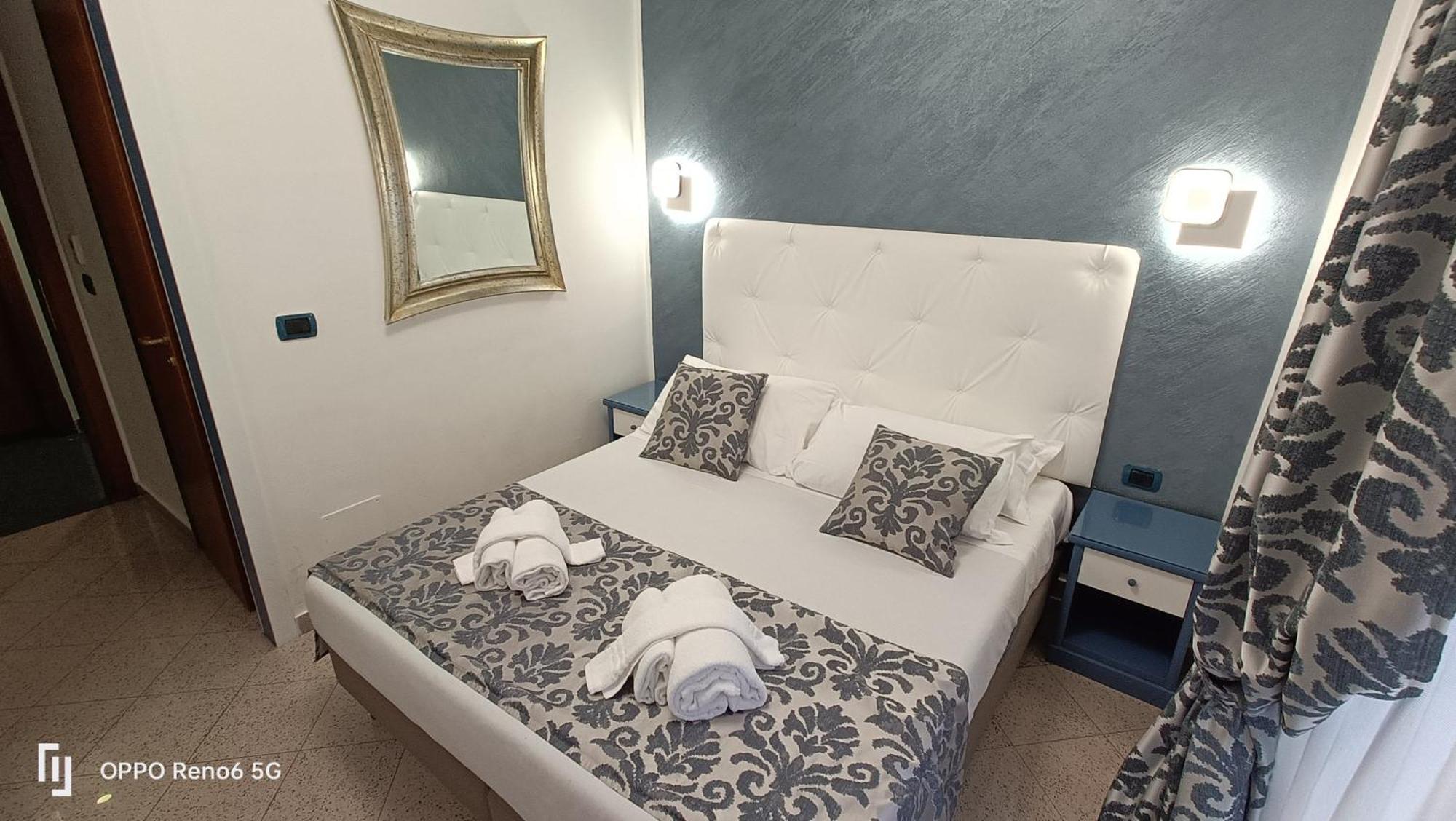 House 4 Mori Hotel Rome Bagian luar foto