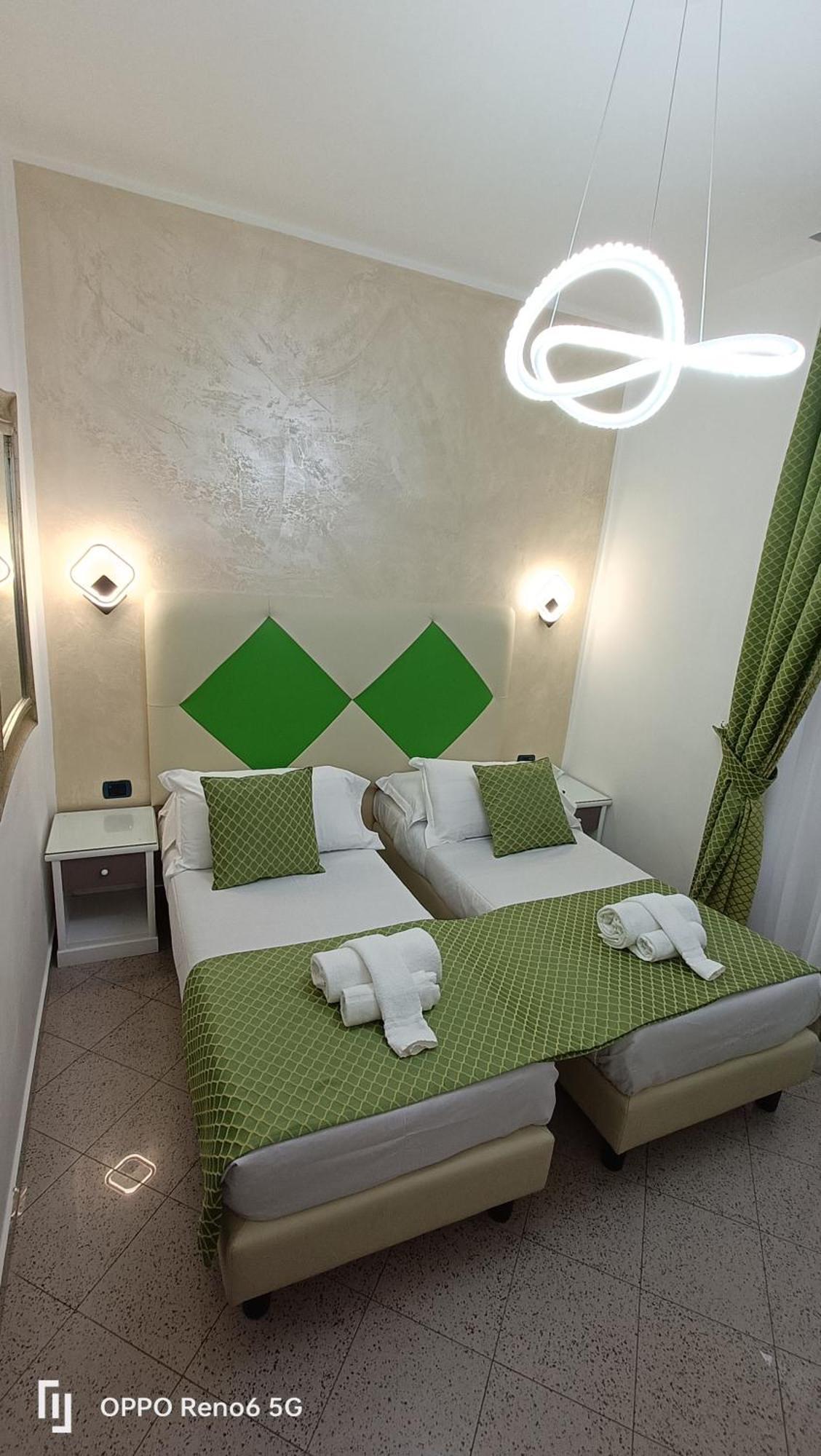House 4 Mori Hotel Rome Bagian luar foto