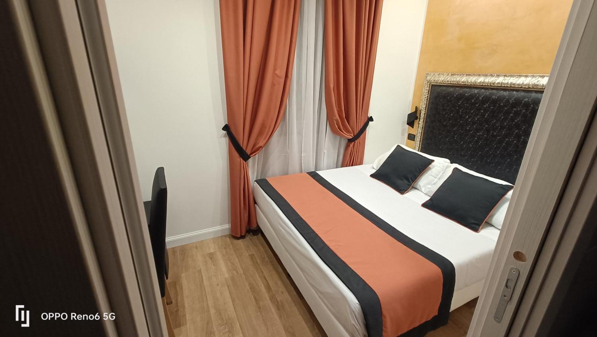 House 4 Mori Hotel Rome Bagian luar foto