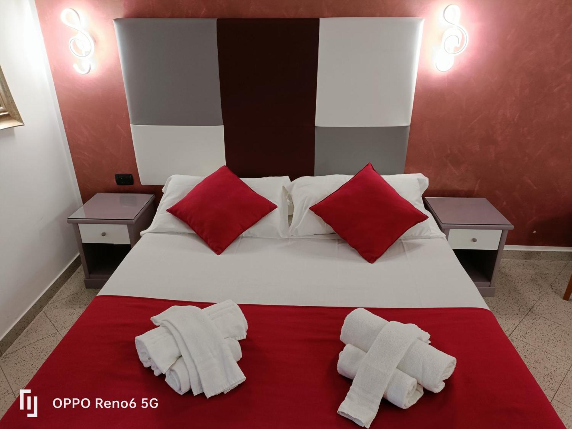 House 4 Mori Hotel Rome Bagian luar foto